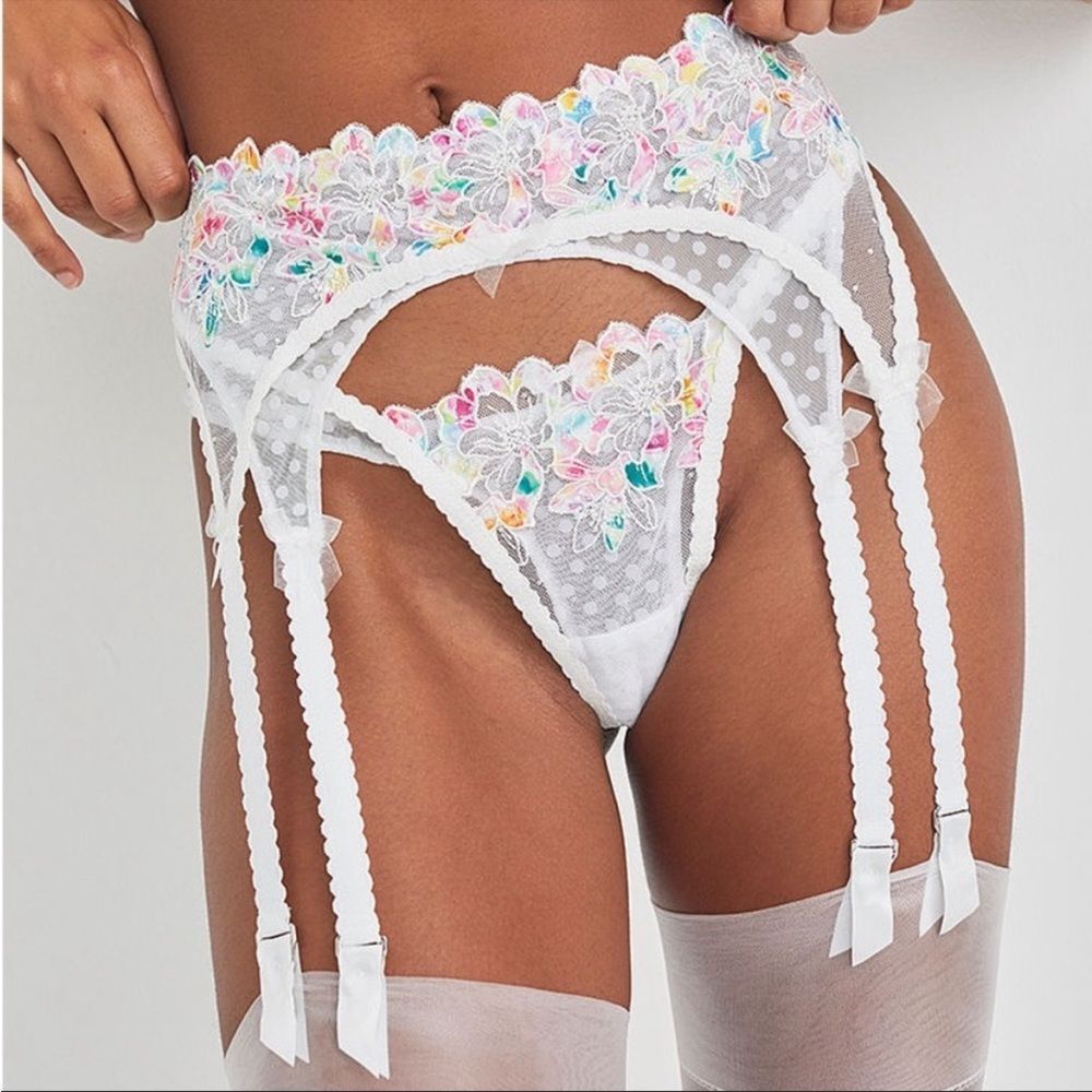 For Love and Lemons Outline Floral Garter White/Rainbow NWOT‎ XS